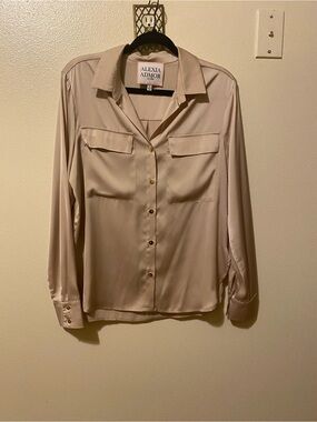 Alexia Admor Beige Satin Button-Down Blouse